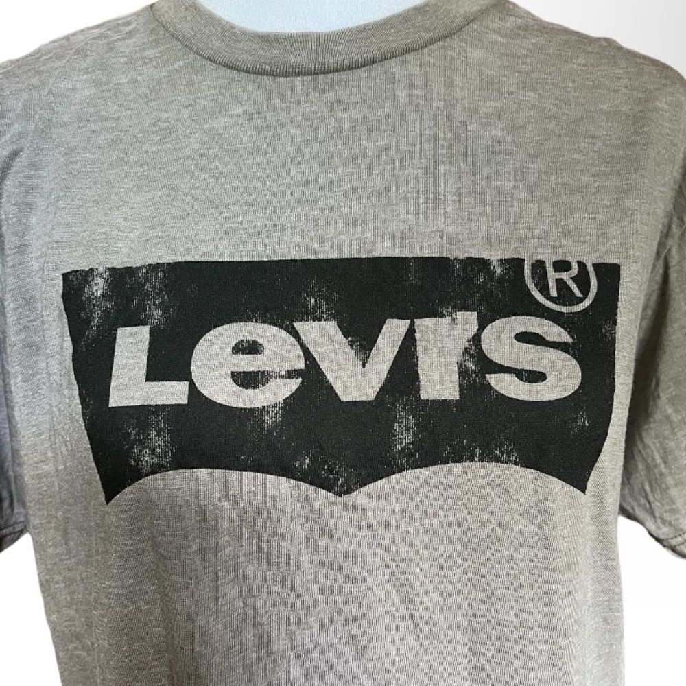 Levi’s tee - Picture 2 of 3